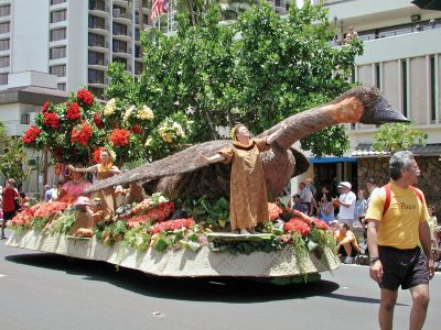 a parade in hawaii… this was either hawaiian air or aloha airlines float