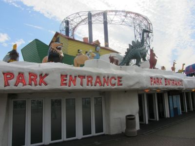 The entrance to the Pleasure Beach amuzement park thu 'noahs ark'