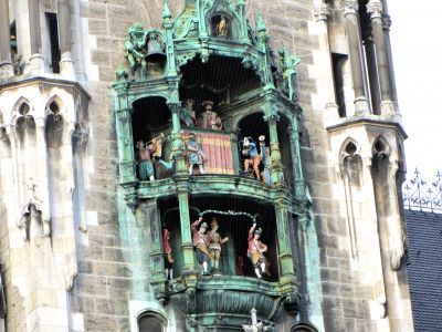 the glockenspiel (bells play) doing its big show