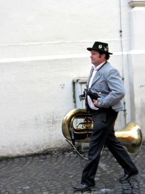 tuba player for tonights band